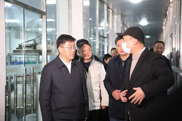 1703835464320968.jpg eq1a2803.jpg